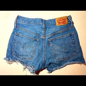 Blue Jean Levi’s shorts